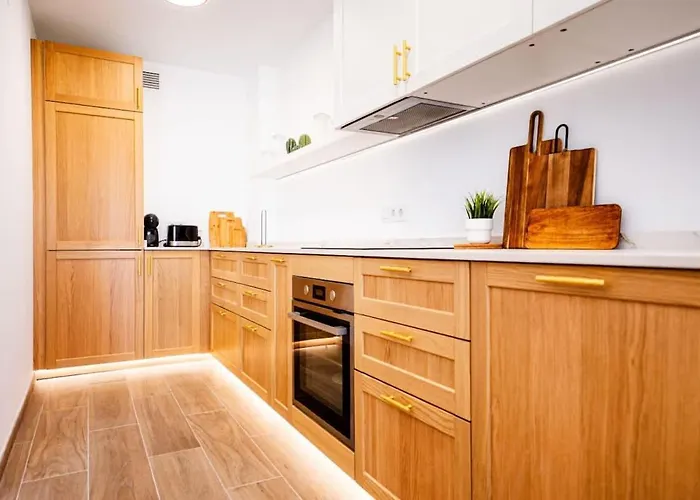 Vistamar, 3 Bedroom 50 Meters From The Marbella