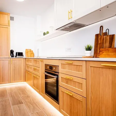 Vistamar, 3 Bedroom 50 Meters From The Marbella